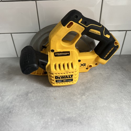 Geniune dewalt circular - geniune, saw